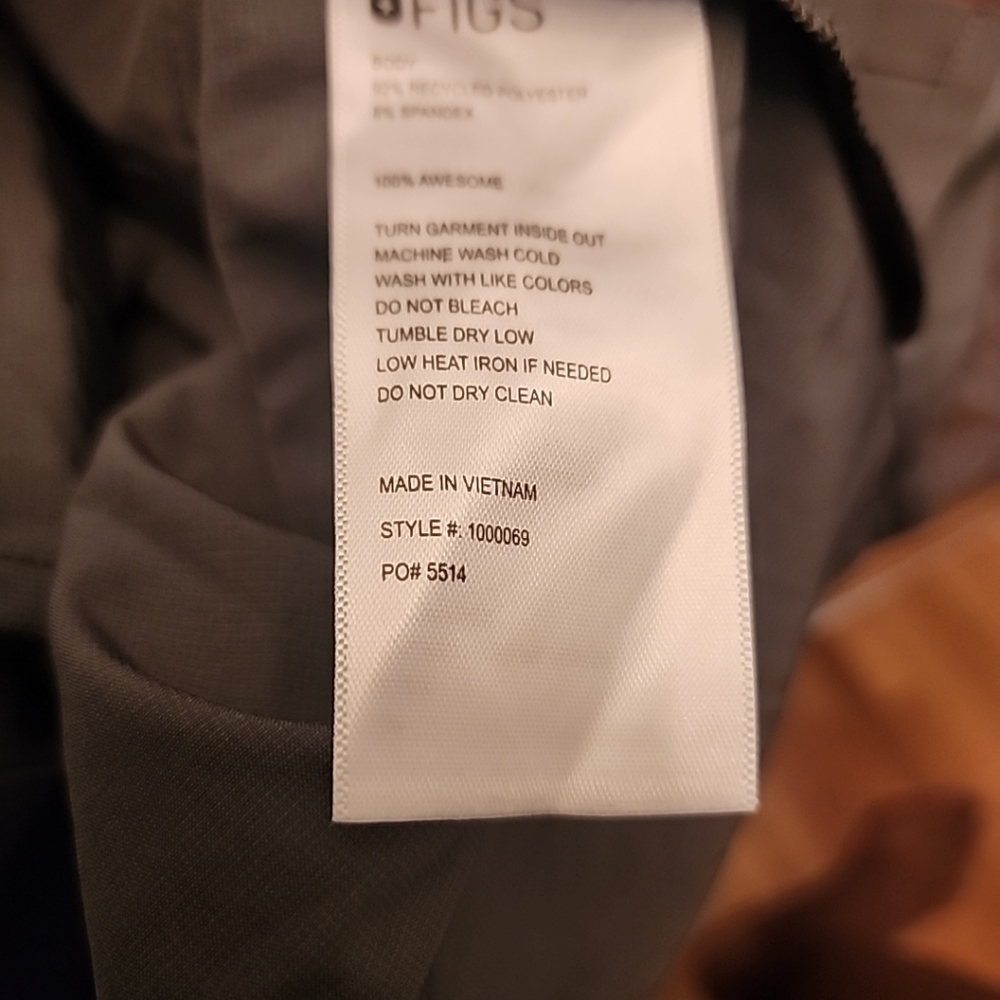 Figs Technical Collection Smock - Picture 9 of 11